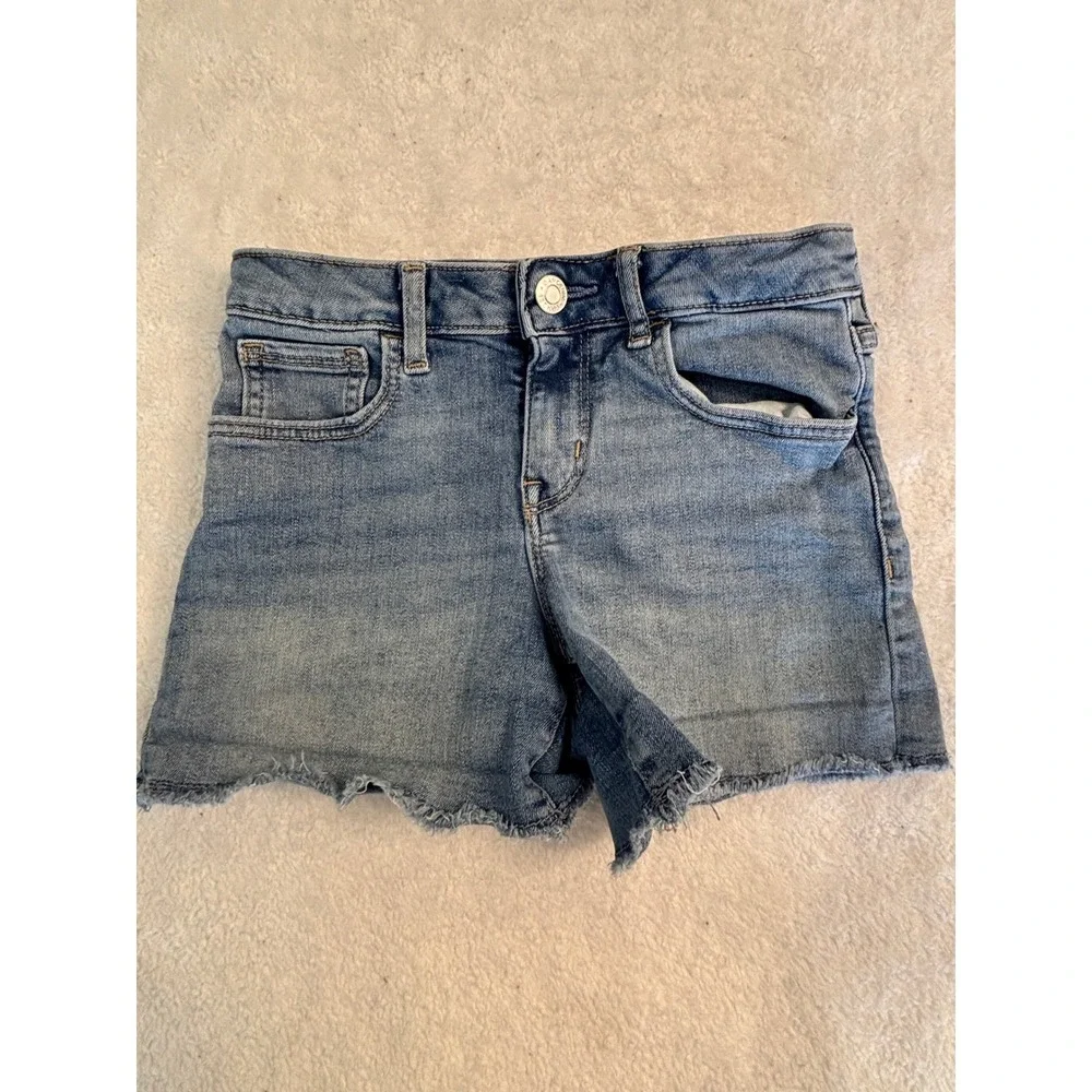 Gap Kids Girls Size 10 Midi Denim Shorts‎ Medium Wash Frayed Raw Hem Blue